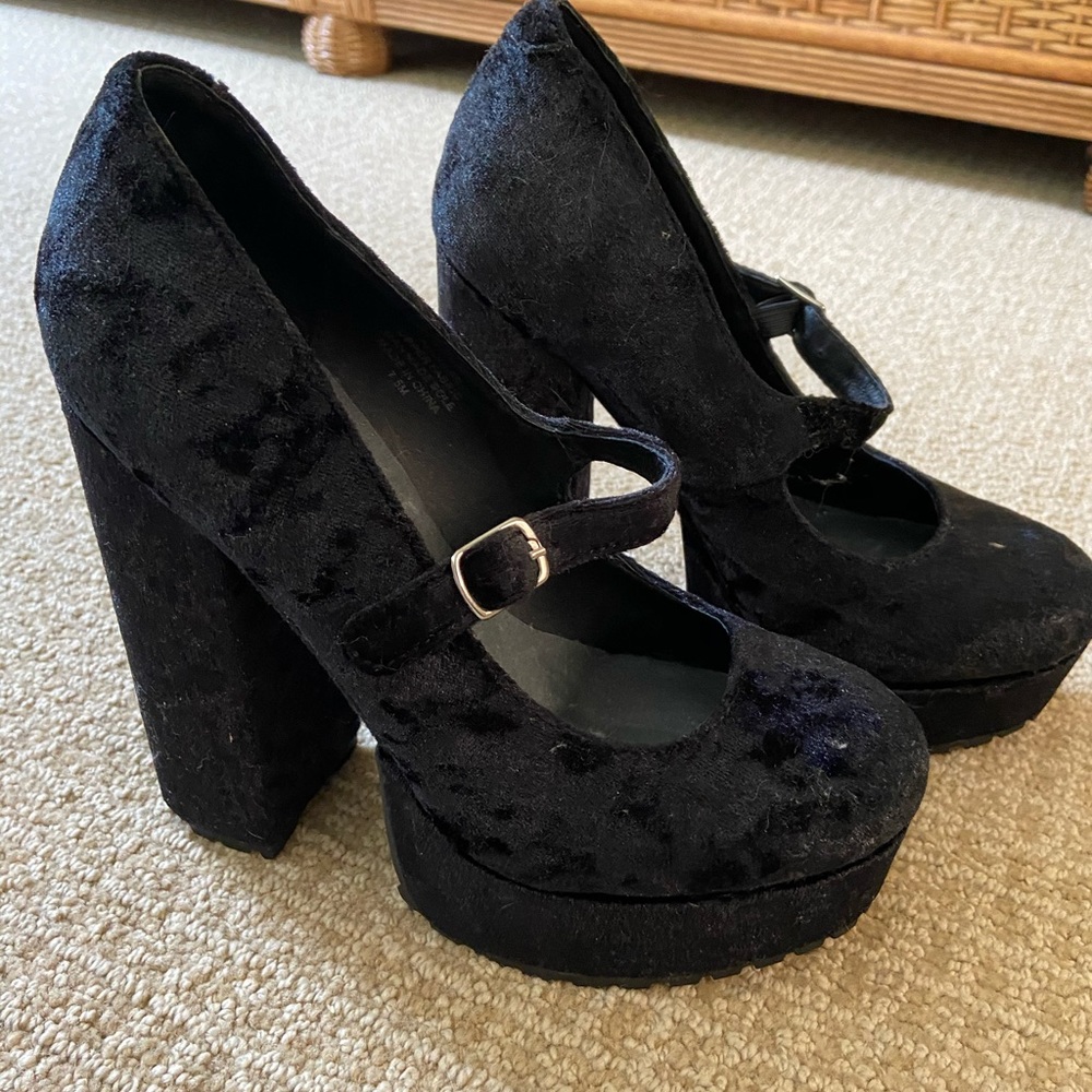 Jeffrey Campbell Velvet Pumps